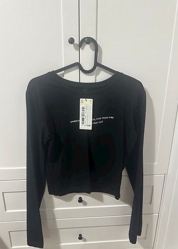 xl Beden Siyah Uzun Kollu Baskılı Crop Top yeni etiketli