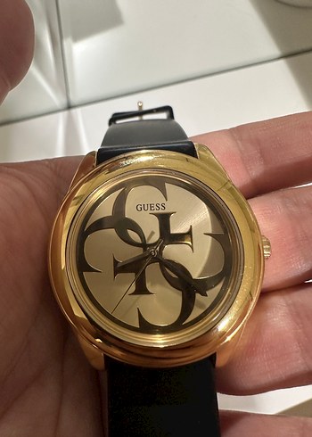 Beden altın Renk Guess Kadın Modern Siyah Kayışlı Altın Saat