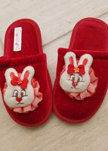 Kız Çocukları İçin Kırmızı Nakışlı Sıcak Terlik - Görsel 3