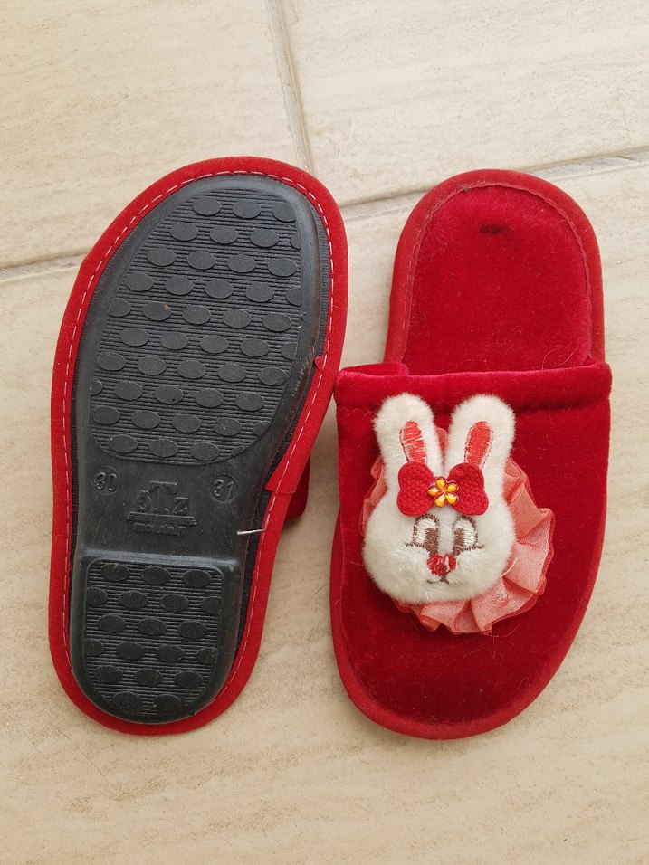 Kız Çocukları İçin Kırmızı Nakışlı Sıcak Terlik - Görsel 5