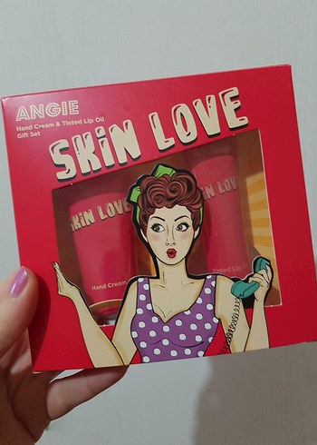 Angie Skin Love El Kremi ve Renkli Dudak Yağı Seti - Görsel 2