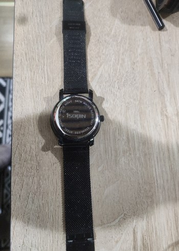 Minimalist Siyah Erkek Saat - Görsel 3