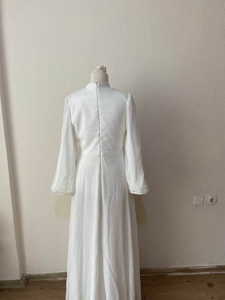 Uzun Kollu Beyaz Modern Klasik Gelinlik - Görsel 3