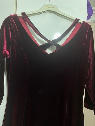 Sırtı çapraz desenli, kadife elbise - Görsel 3