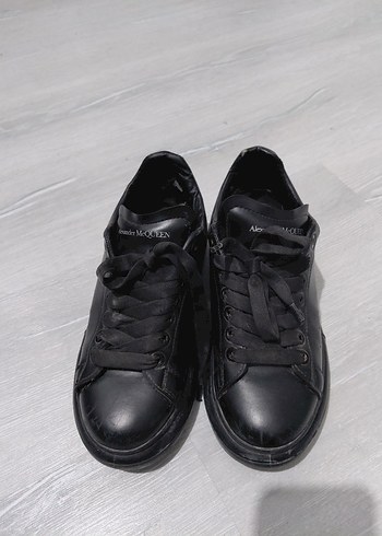 Alexander McQueen 40