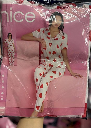Diğer Pembe Desenli Kadın Pijama Takımı