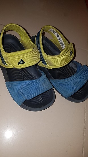 Adidas sandalet