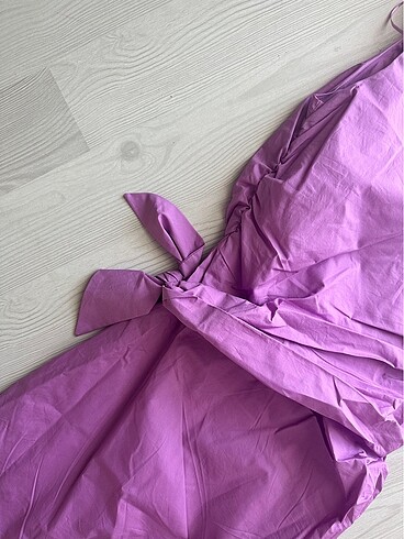 Zara Mor tonlarında teknomuz elbise