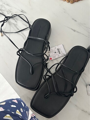Zara Bershka sandalet