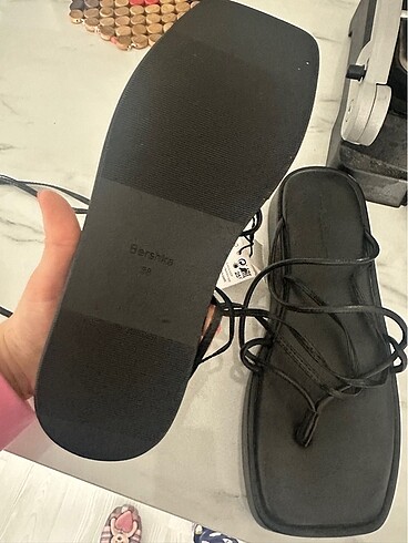 38 Beden Bershka sandalet