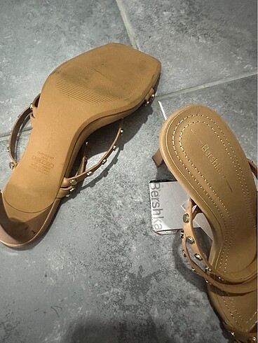 37 Beden Bershka terlik