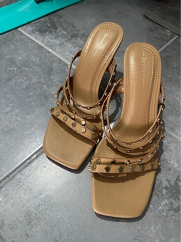 Bershka terlik