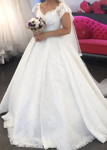 Dantel Detaylı V Yaka Beyaz Prenses Gelinlik - Görsel 2