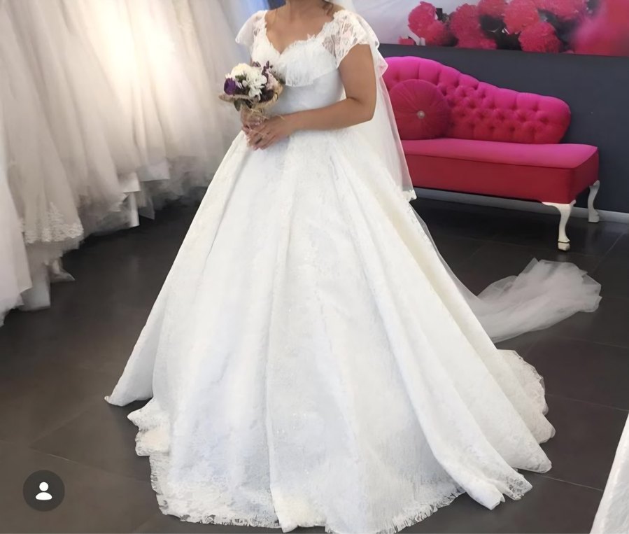 Dantel Detaylı V Yaka Beyaz Prenses Gelinlik - Görsel 2