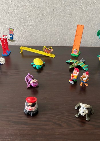 Kinder 1990 - 2000 figür oyuncaklar