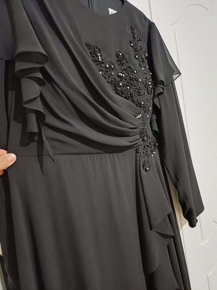 Siyah Nakışlı Uzun Kollu Kadın Abiye Elbise - Görsel 2