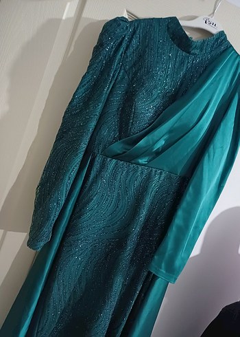 Uzun zümrüt yeşili  Drapeli Kadın Abiye Elbise - Görsel 2