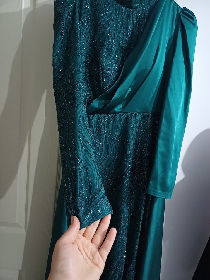 Uzun zümrüt yeşili  Drapeli Kadın Abiye Elbise - Görsel 3