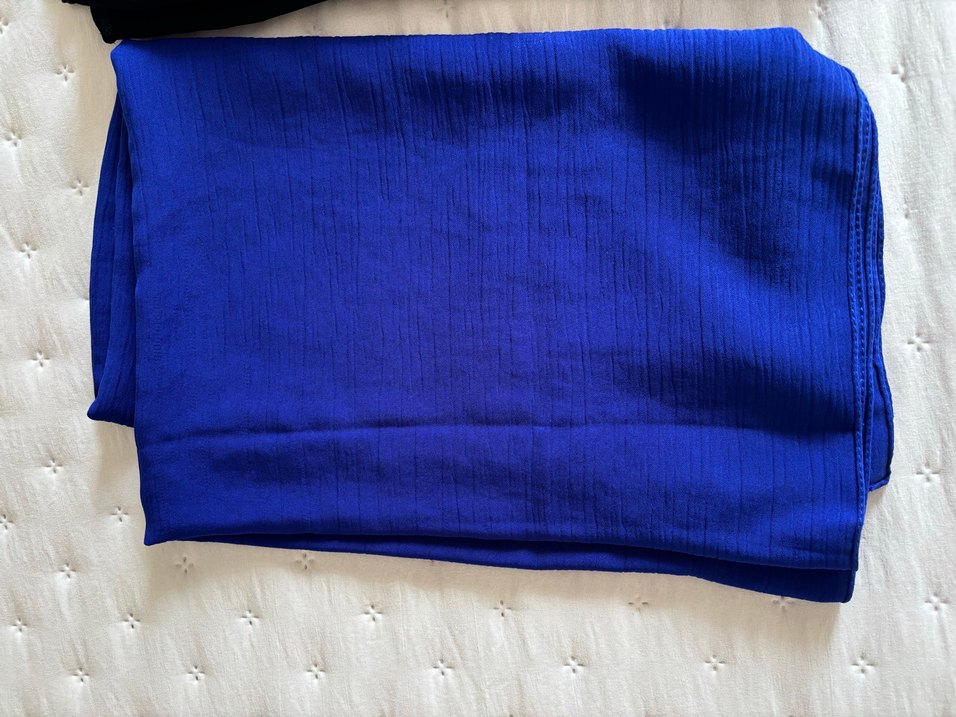 Kadın Mavi Saten  dıyeri sıyah Drapeli Şal - Görsel 3