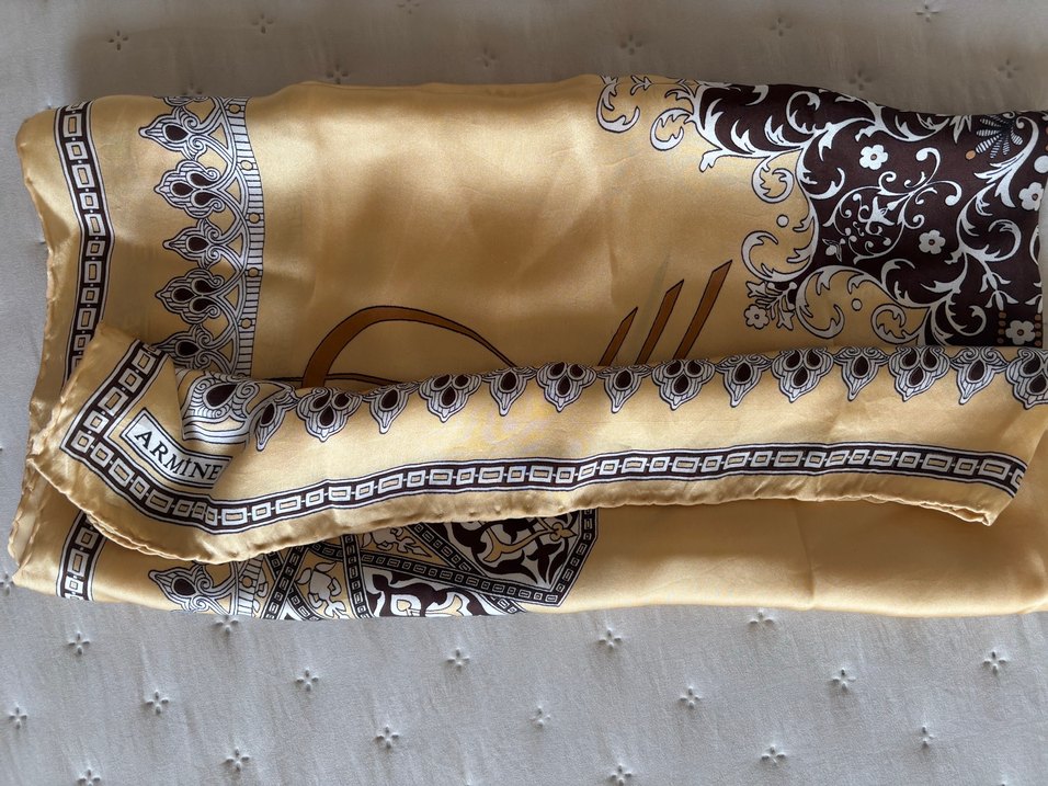 Bej Parlak Kadın İpek Eşarp - Görsel 3