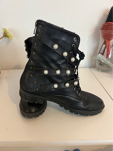 Siyah incili bot - Görsel 6