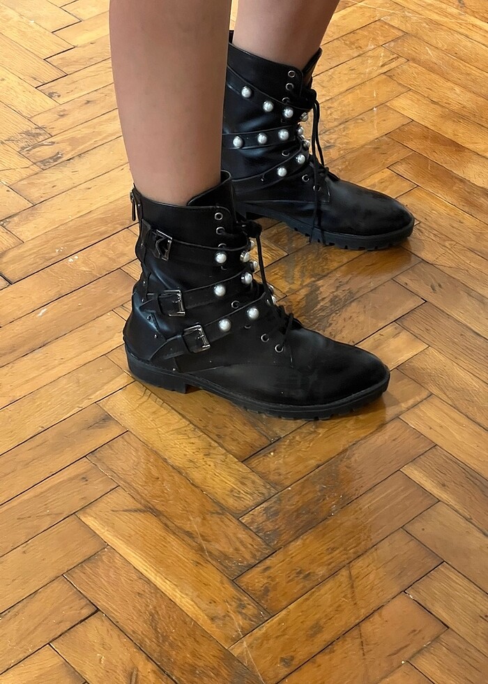 Siyah incili bot - Görsel 2