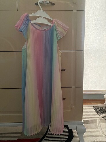 H&M 7-8 yaş renkli elbise