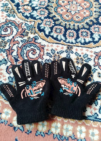 eldivenler hepsi 200 tl - Görsel 4