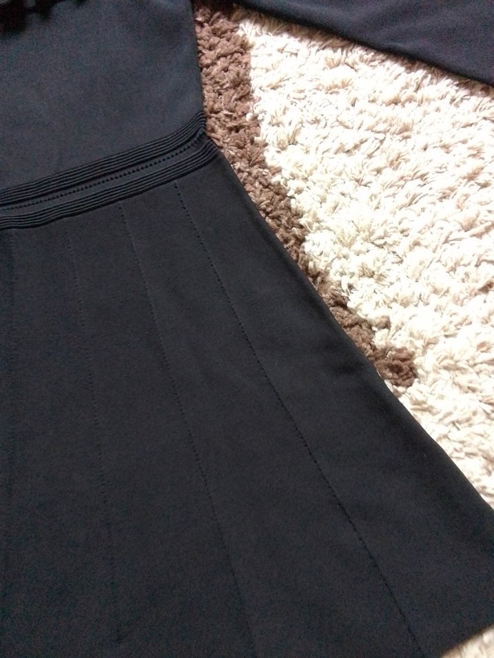 Siyah Uzun Kollu Fırfırlı Triko Elbise - Görsel 3