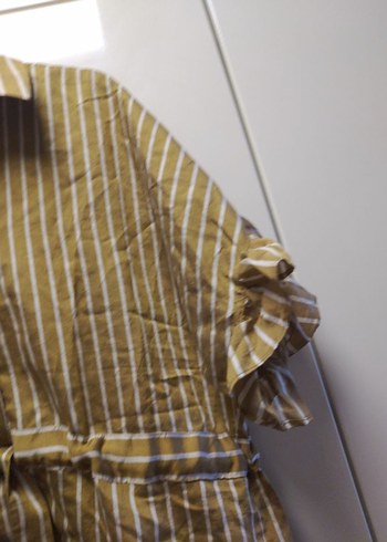 Zara Kemer Detaylı Bej Kısa Kollu Keten Gömlek