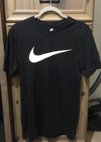 s Beden Nike Siyah Kısa Kollu Erkek Tişört