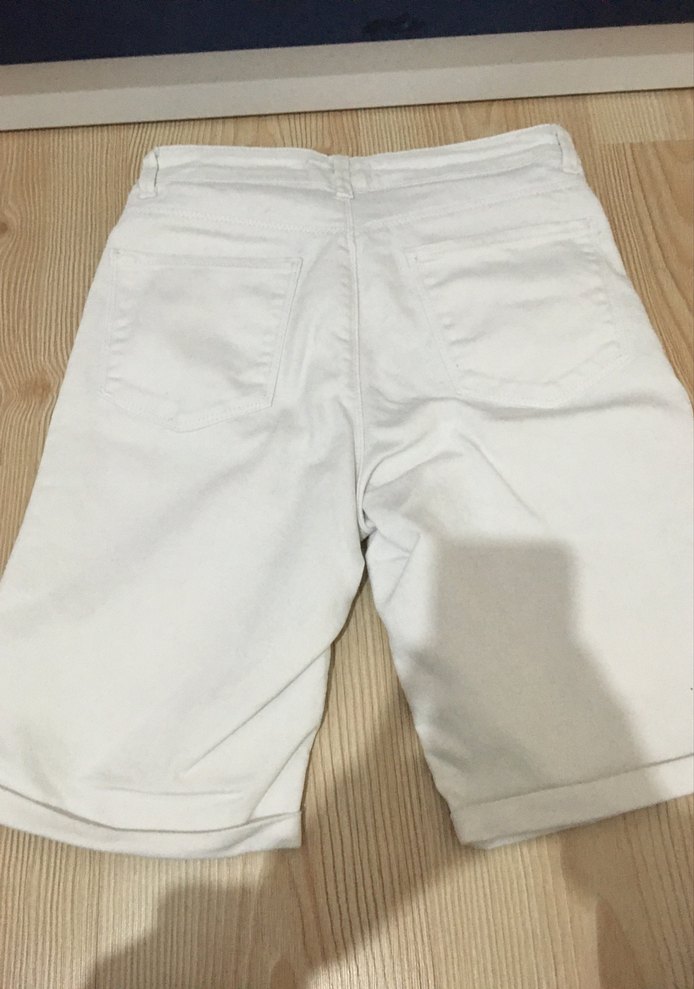 Beyaz Kadın Bermuda Şort - Görsel 3