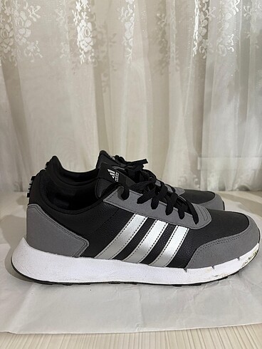 41 Beden Adidas erkek ayakkabı