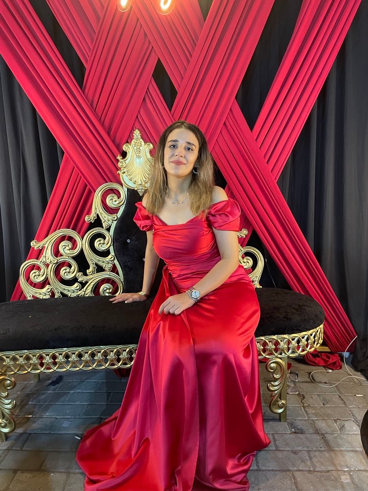 Parlak Kırmızı Uzun Drapeli Straplez Abiye - Görsel 3