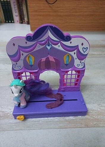  Beden MLP Rarity'nin Moda Evi-rezerveli
