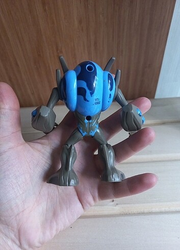  Beden Ben10 Ultimate Swampfire