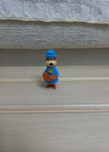 Kinder Ayi Yogi