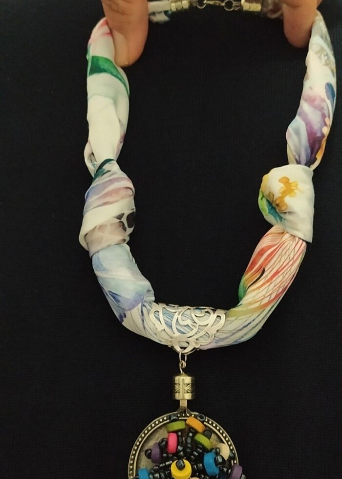 Fularlı kolye (el yapımı) - Görsel 2