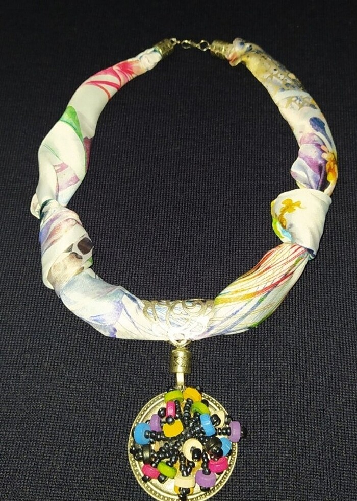 Fularlı kolye (el yapımı) - Görsel 3