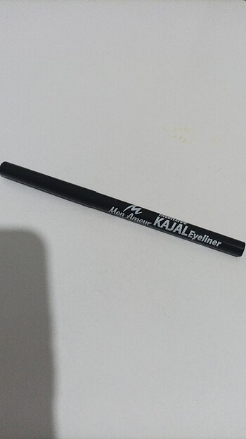  Beden Mon Amour Kajal Eyeliner 