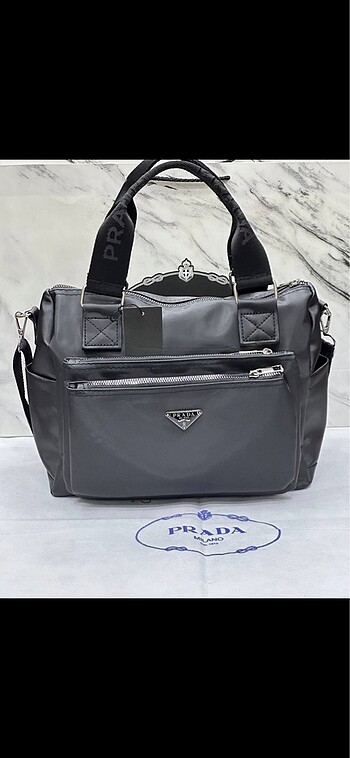 Prada çanta