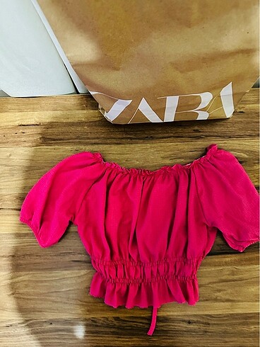 Madonna yaka crop