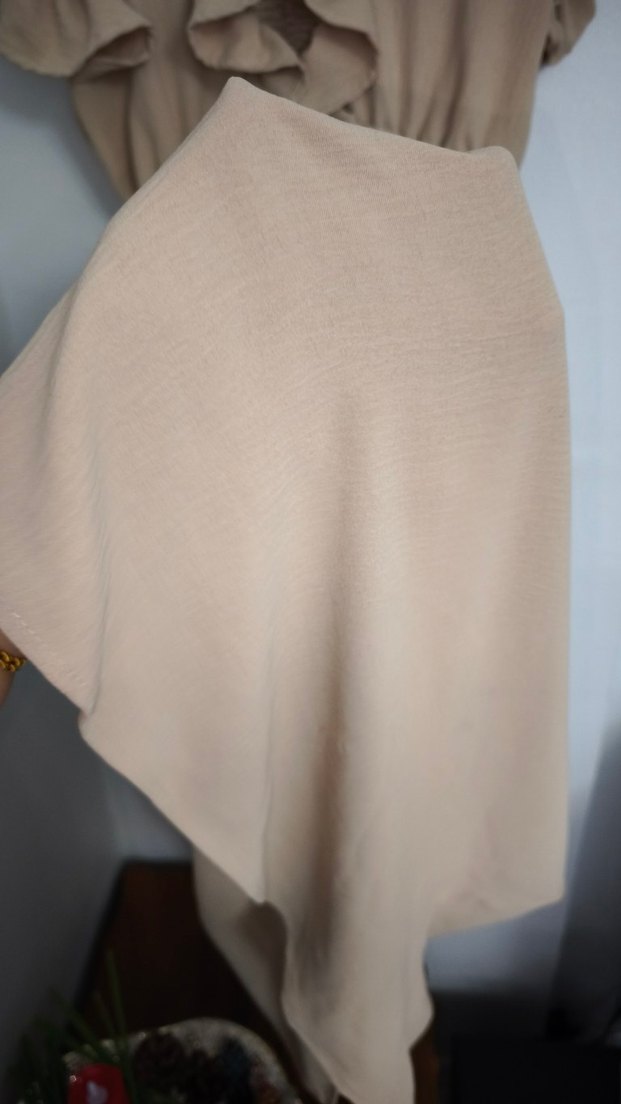 Bej V Yaka Fırfırlı Uzun Keten Elbise - Görsel 3