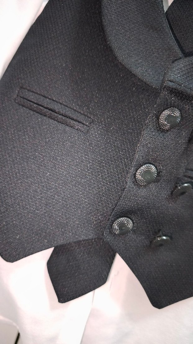 Çocuklar için Beyaz Gömlek ve Siyah Yelek Takım - Görsel 5