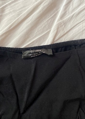 l Beden Bershka kare yaka kısa üst