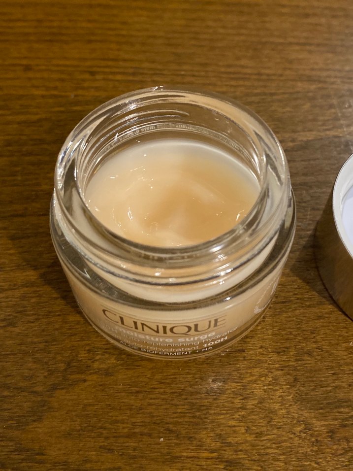 Clinique Moisture Surge 30ml Nemlendirici Yüz Kremi - Görsel 2