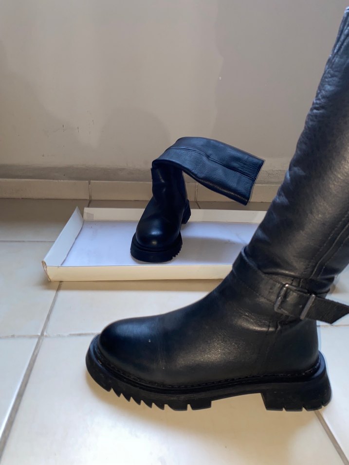 Kadın Siyah Hakiki Deri Tokalı Dizüstü Bot - Görsel 2