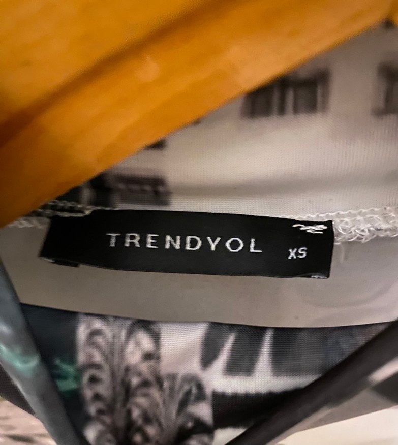 Desenli Uzun Kollu Yüksek Yakalı Kadın Bluz - Görsel 3