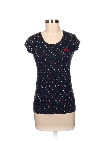 Diğer T-shirt %70 İndirimli.