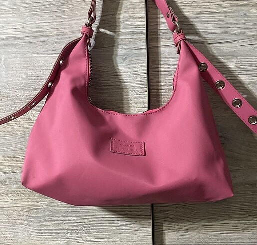 pembe omuz çantası